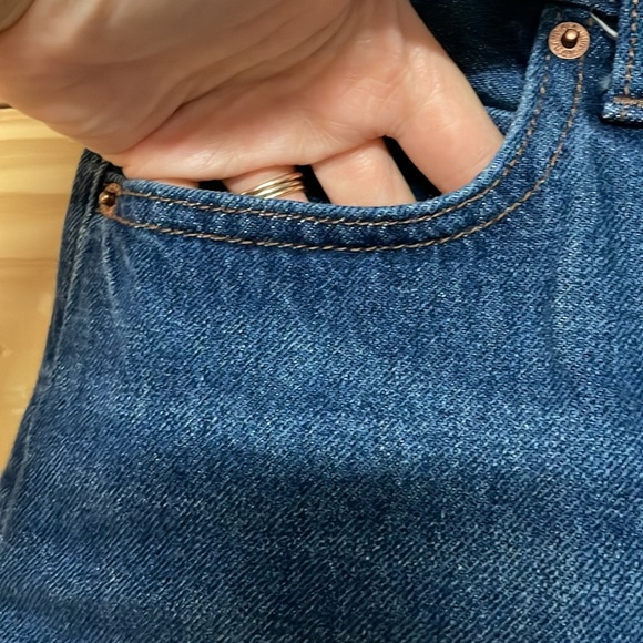 Old Navy size 10 High-rise Dark Wash Blue Jean 5” Shorts Classic Cut-Off Style - Picture 3 of 11